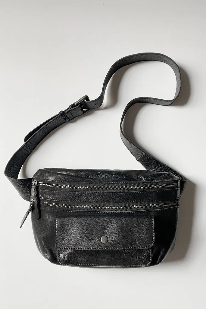 CNP NOMAD BODY SLING BAG