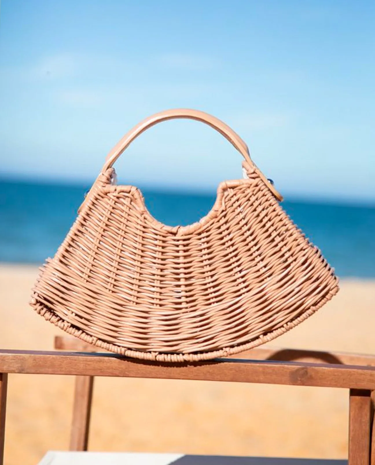 Fan Wicker Wings Bag Camel