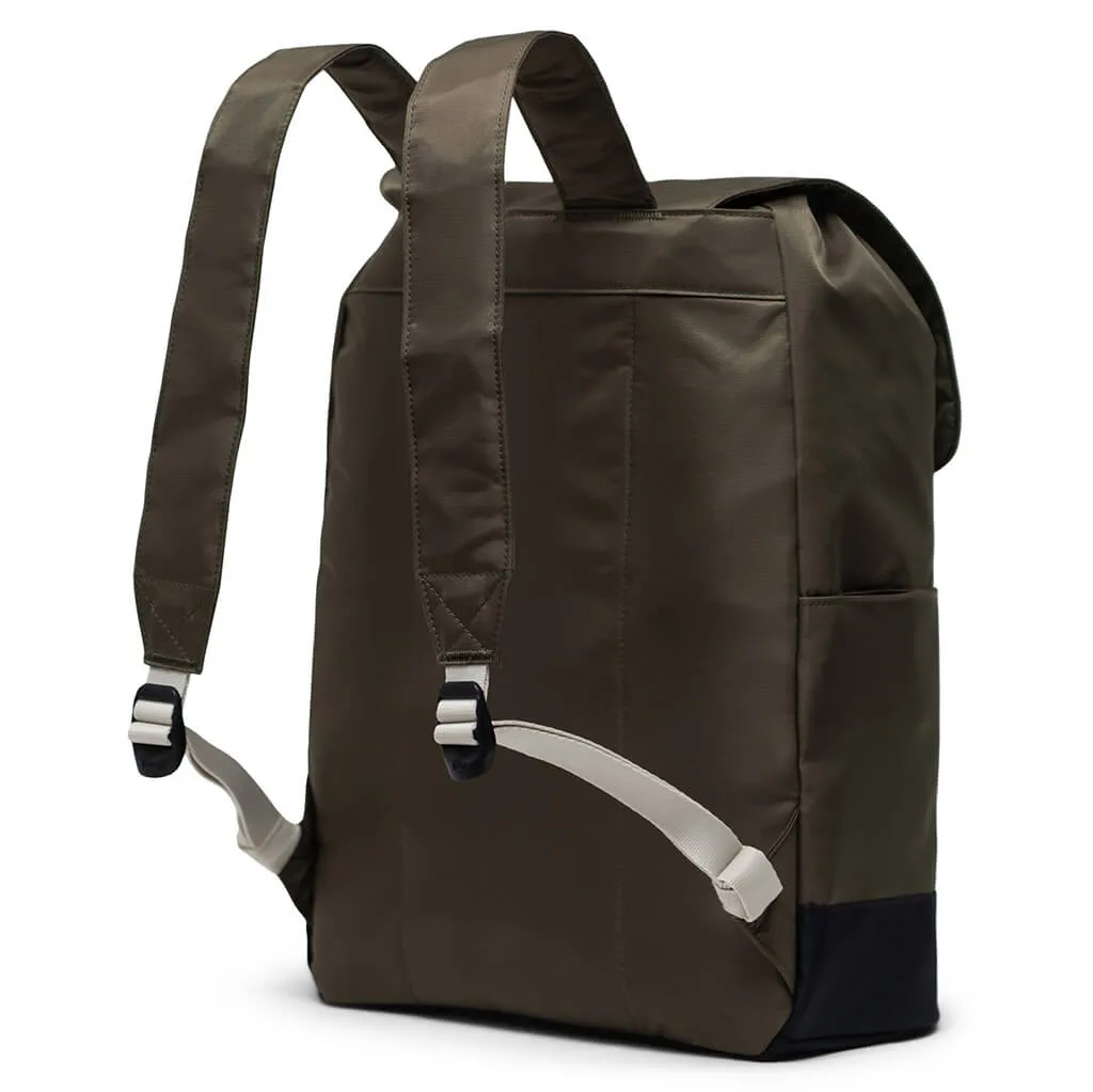 Retreat Small Backpack - Ivy Green/Black/Pelican