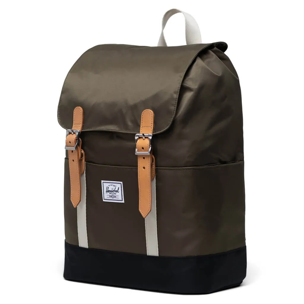 Retreat Small Backpack - Ivy Green/Black/Pelican