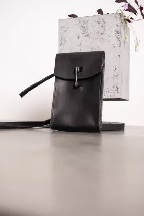 Tagliovivo | Pouch | Kleine Umhänge Ledertasche in schwarz