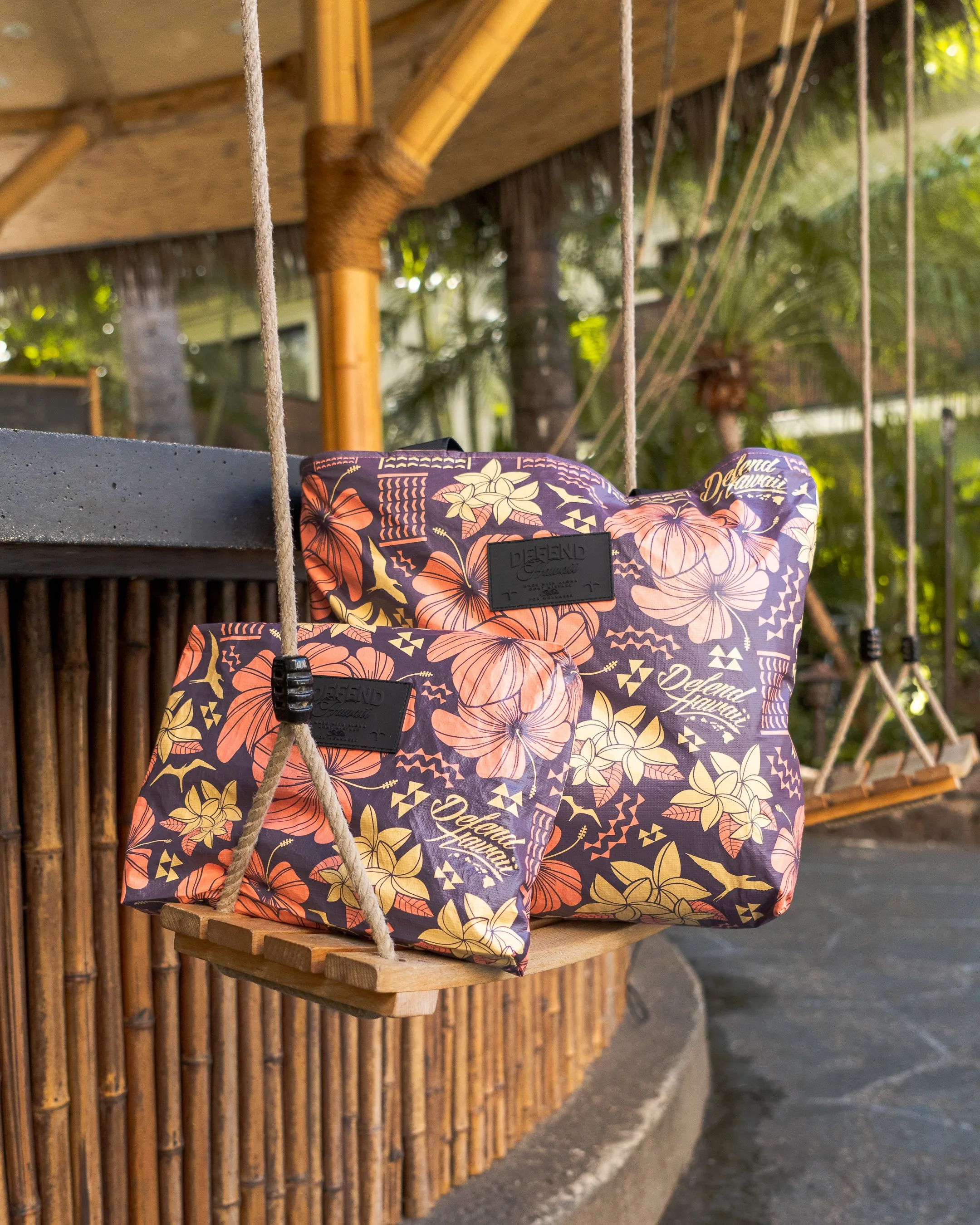 THE TROPIC GETAWAY Purple Clutch